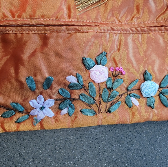 Tissue Box Cover - Picture 2 of 5